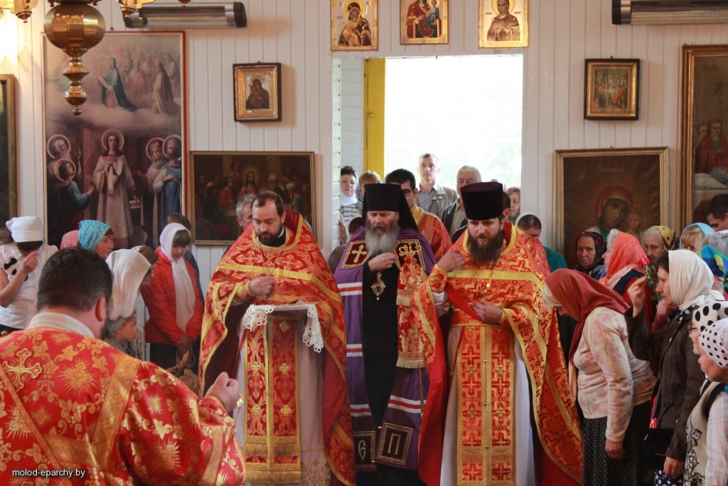 Состоялось праздничная литургия, которую возглавил епископ Павел